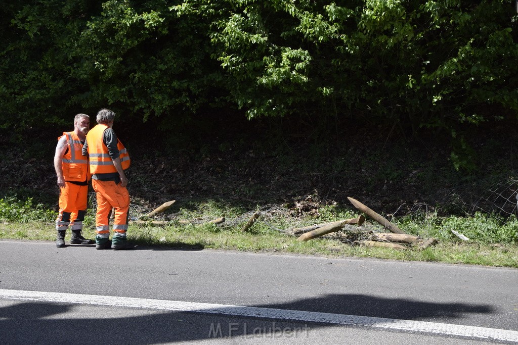 LKW in Boeschung A 3 Rich Frankfurt Hoehe Roesrath Lohmar P242.JPG - Miklos Laubert